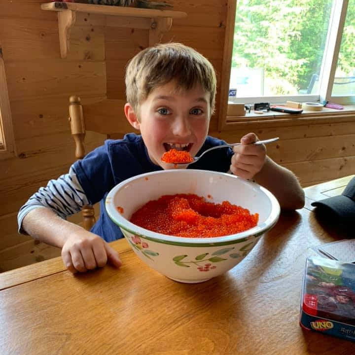 קוויאר אדום בכפית